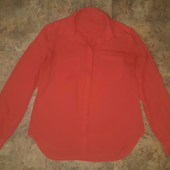 Red blouse size medium - Picture 2 of 3